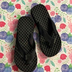 Joe Boxer Flip Flops